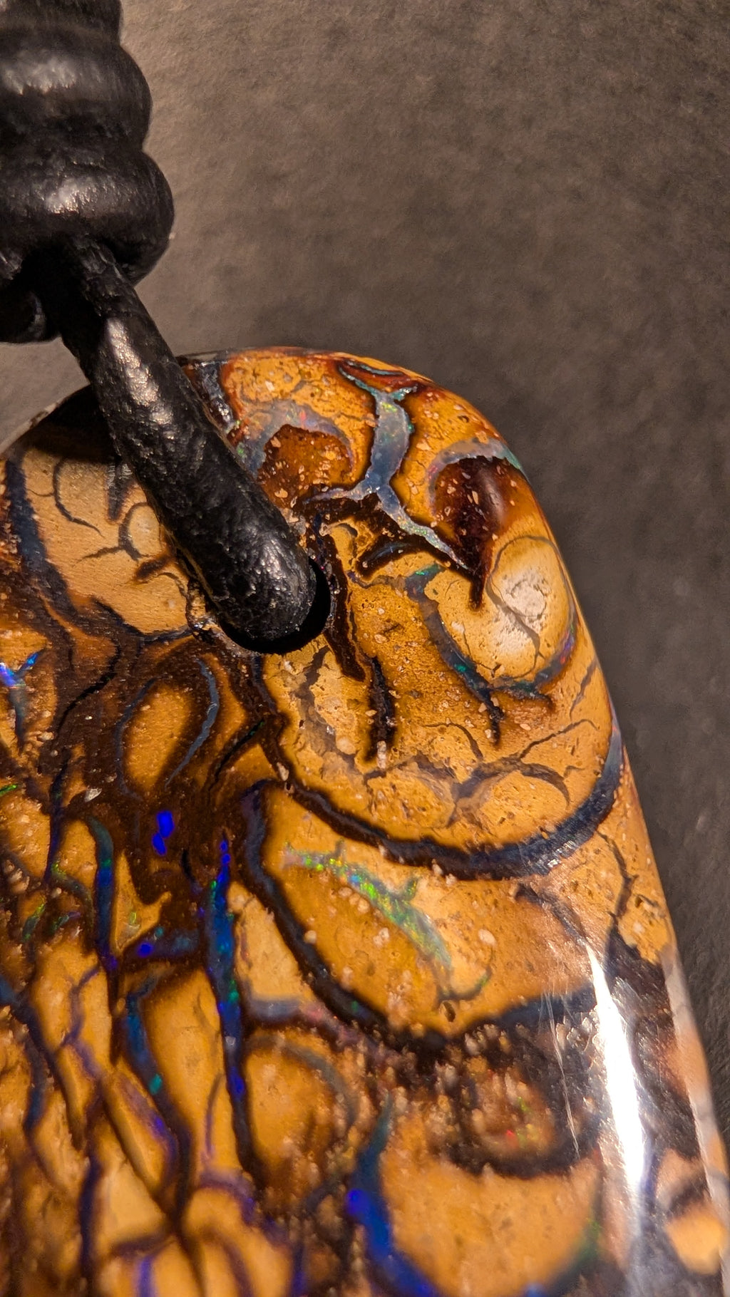 Boulder Opal - Kette - 51,7 Carat