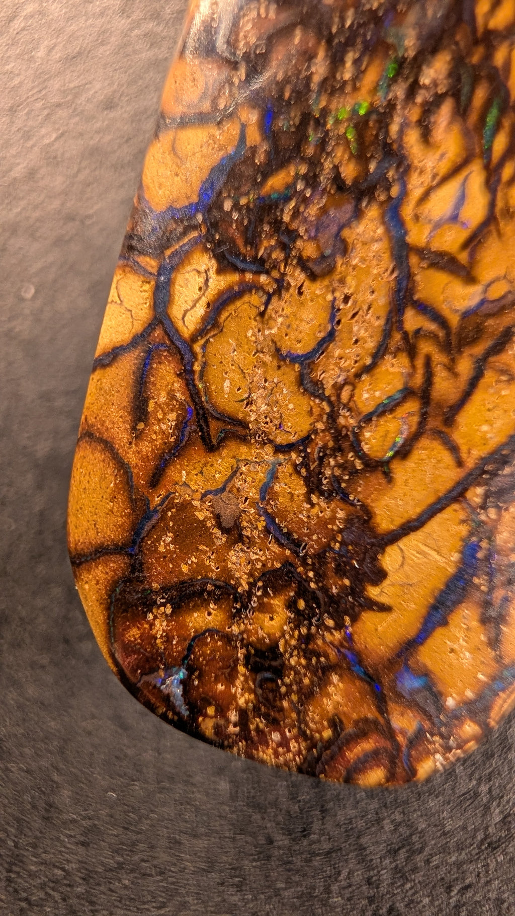 Boulder Opal - Kette - 51,7 Carat