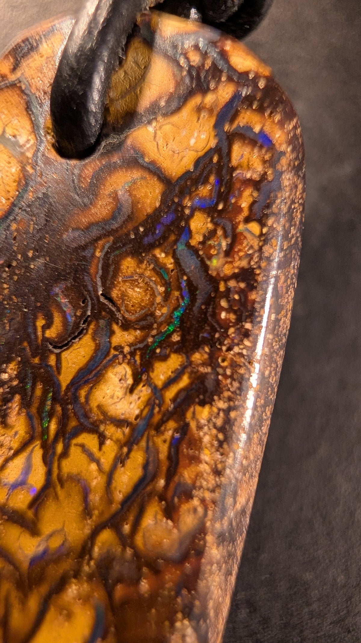 Boulder Opal - Kette - 51,7 Carat