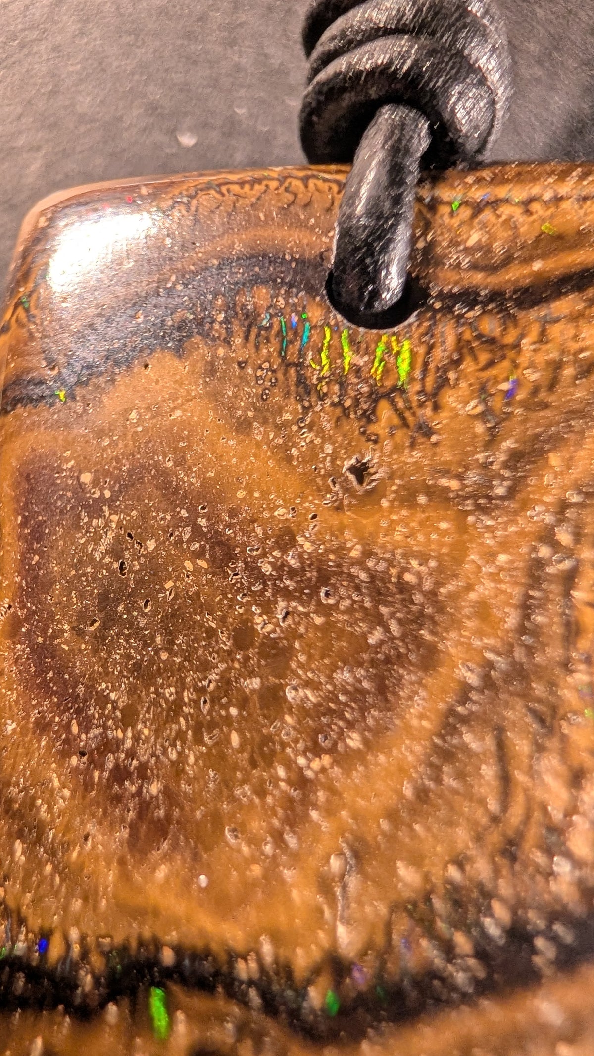 Boulder Opal - Kette - 57 Carat