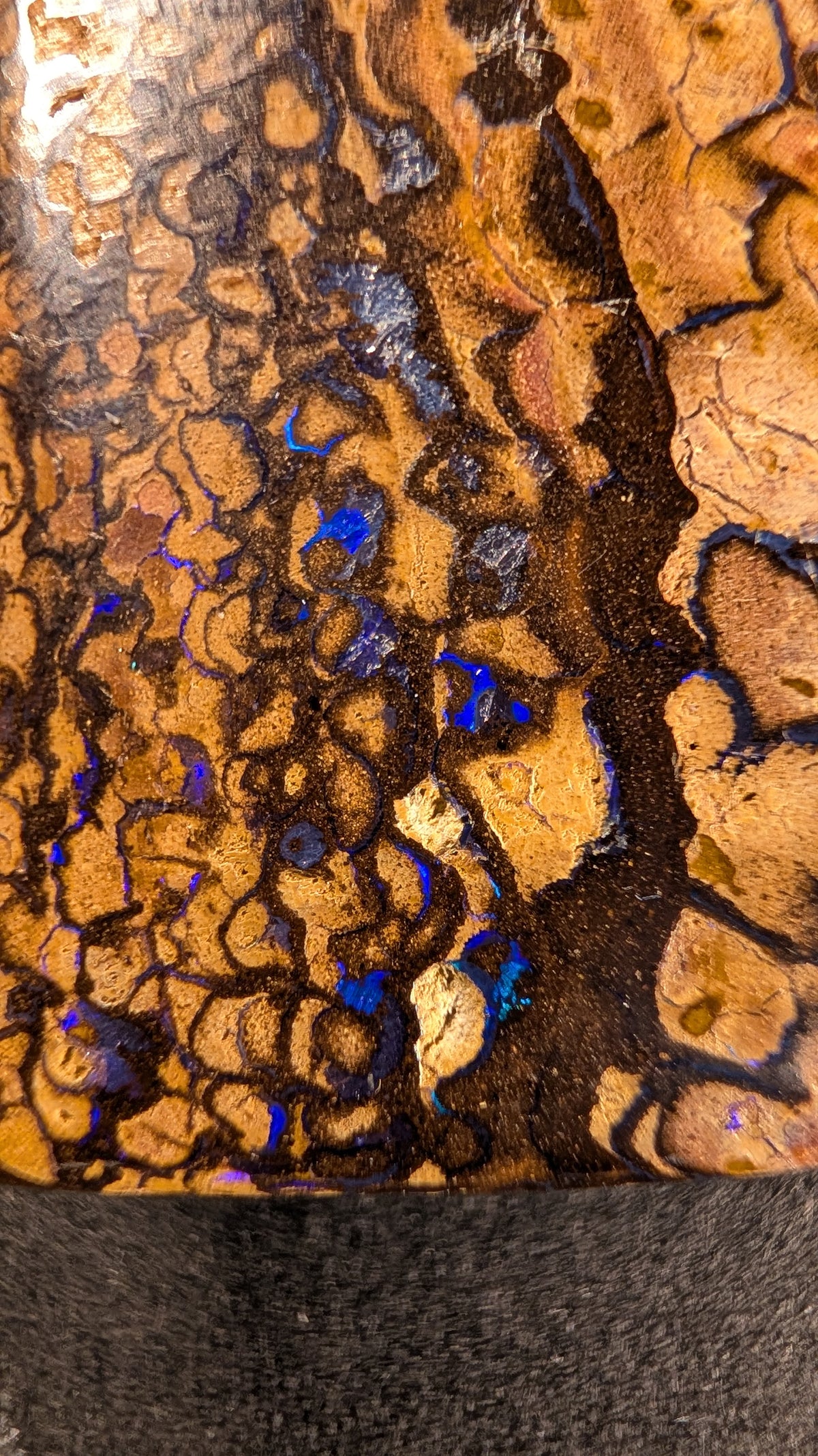 Boulder Opal Kette, 77 Carat, warmer Ocker im Detail – Ansicht 6