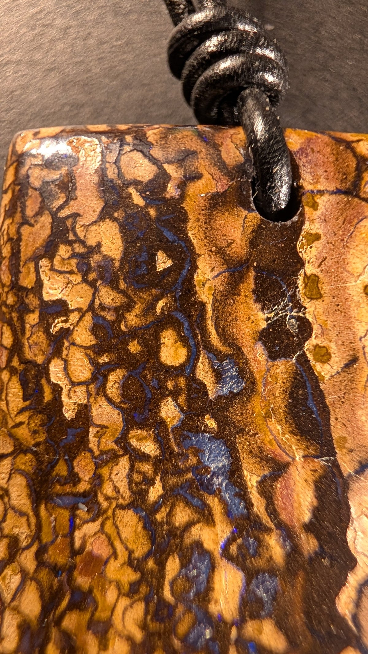 Boulder Opal - Kette - 77 Carat