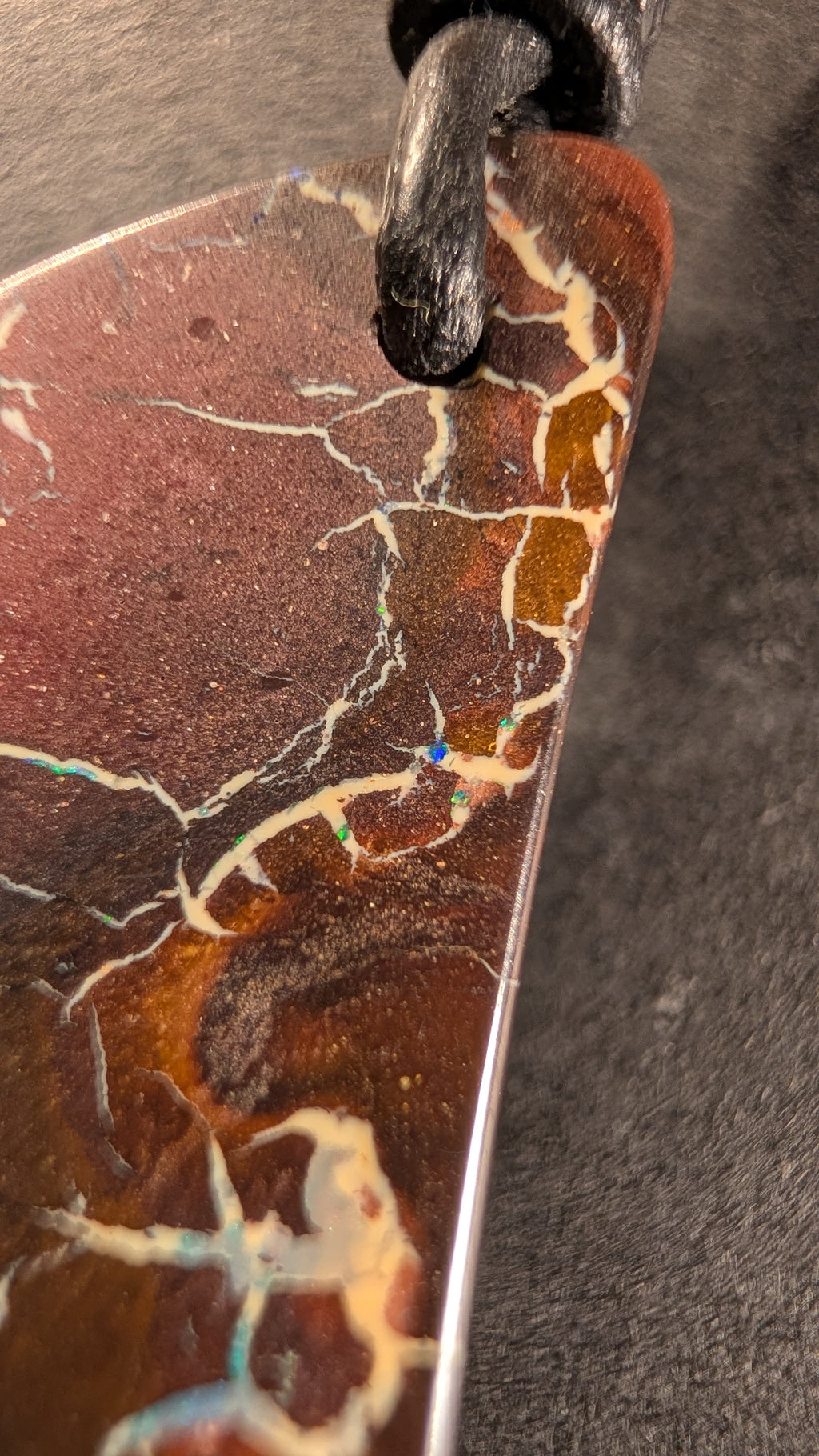 Boulder Opal - Kette - 70 Carat