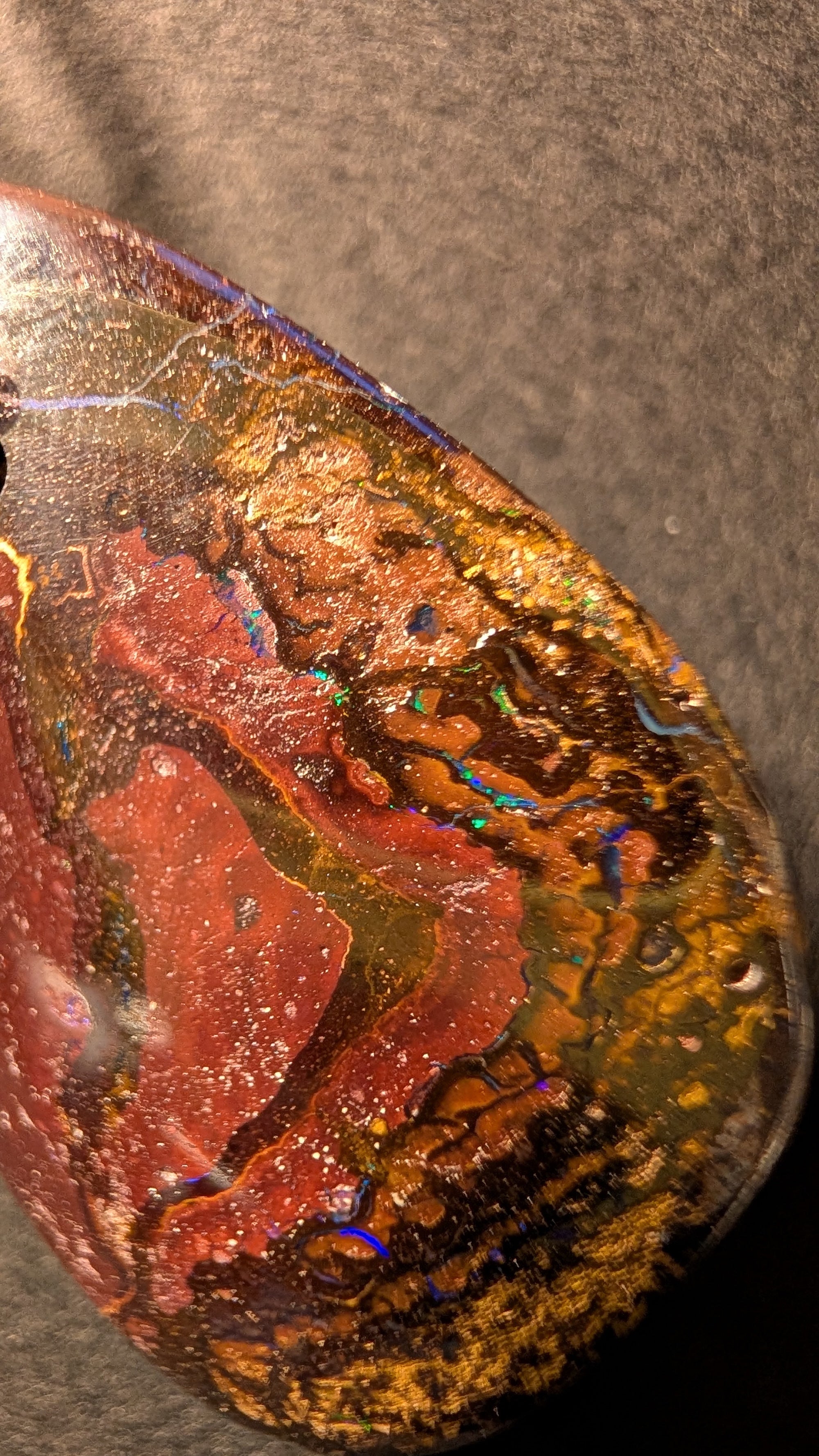 Boulder Opal - Kette - 62 Carat