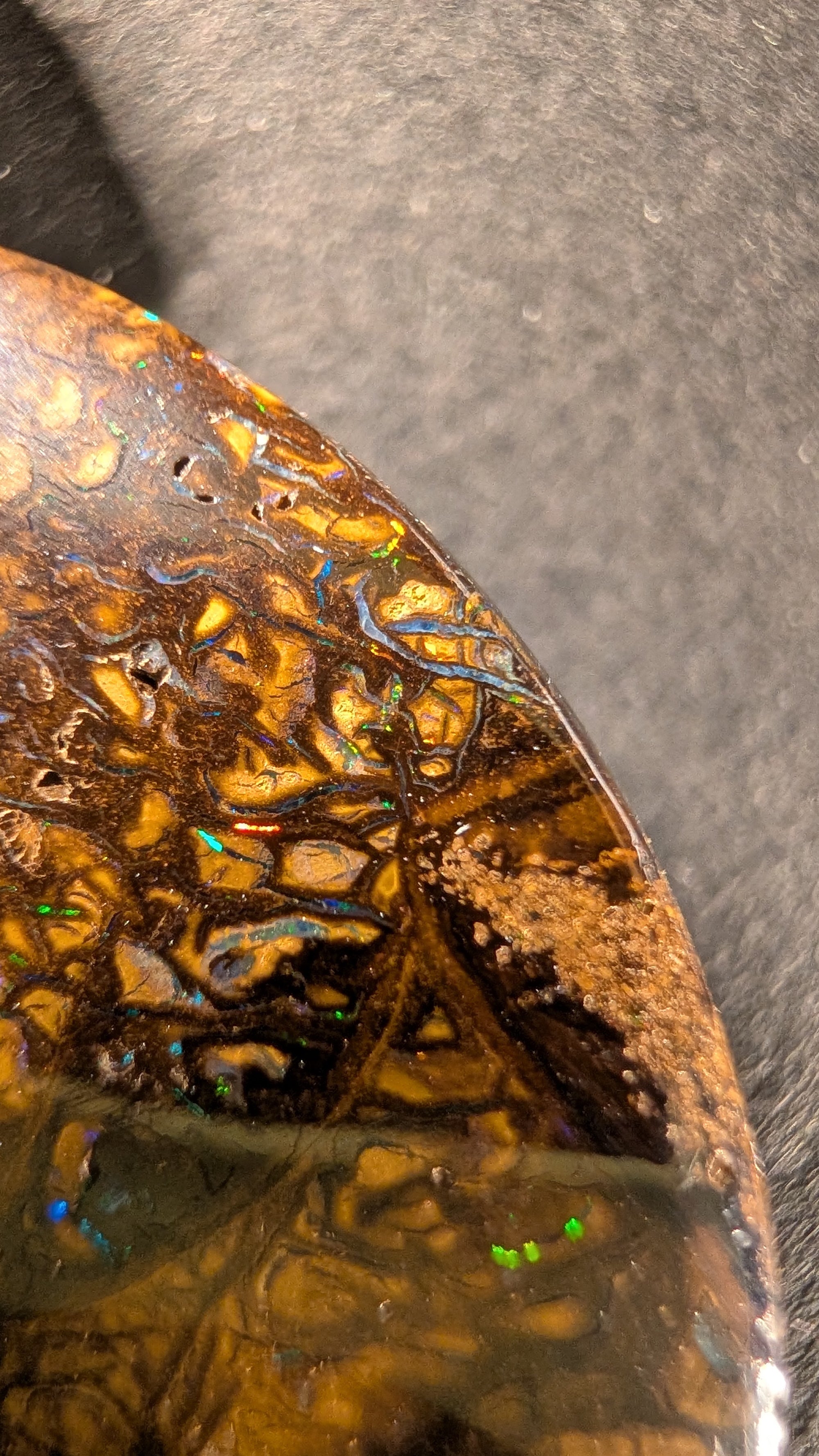 Boulder Opal - Kette - 30,7 Carat
