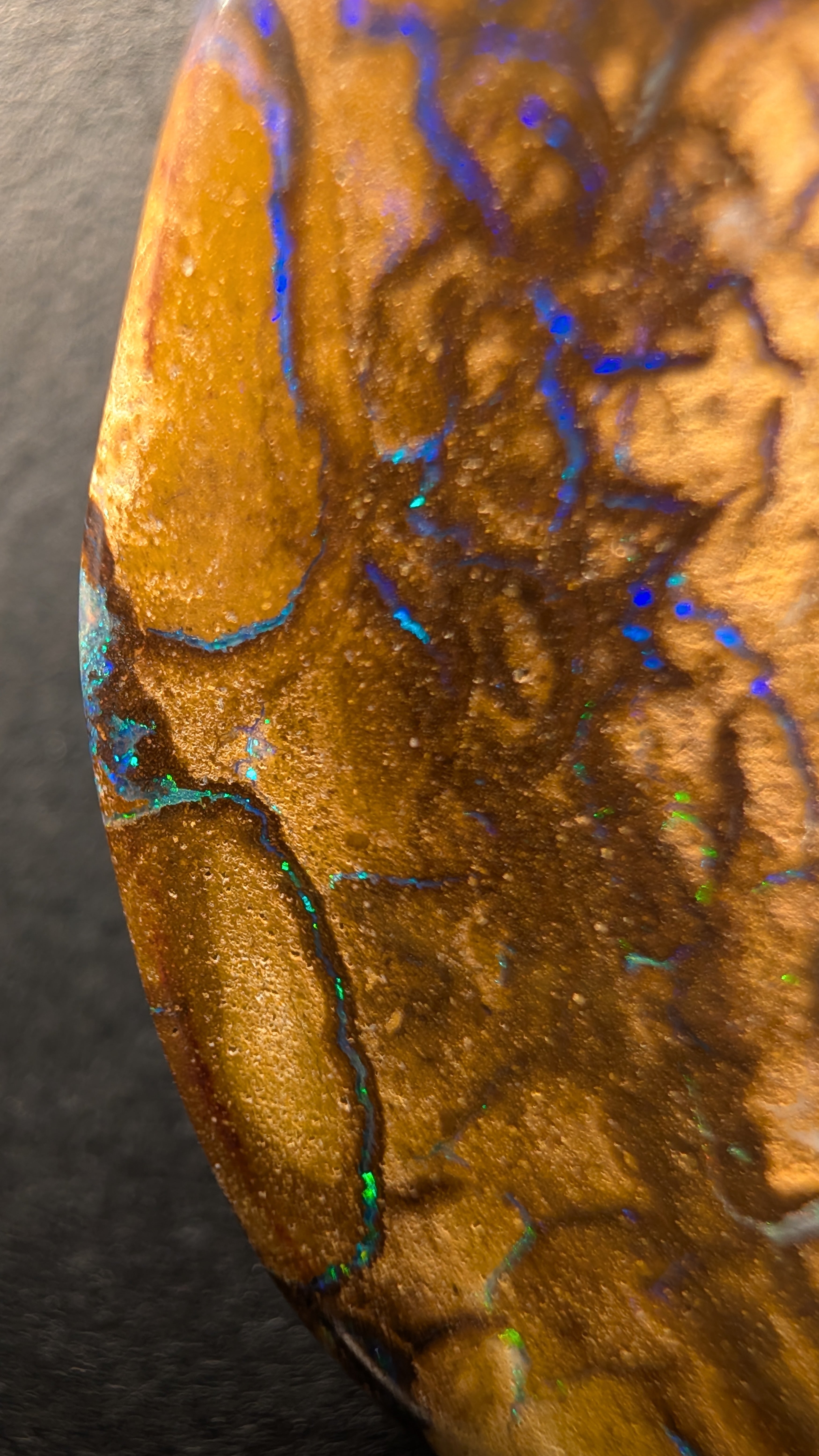 Boulder Opal - Kette - 34,2 Carat