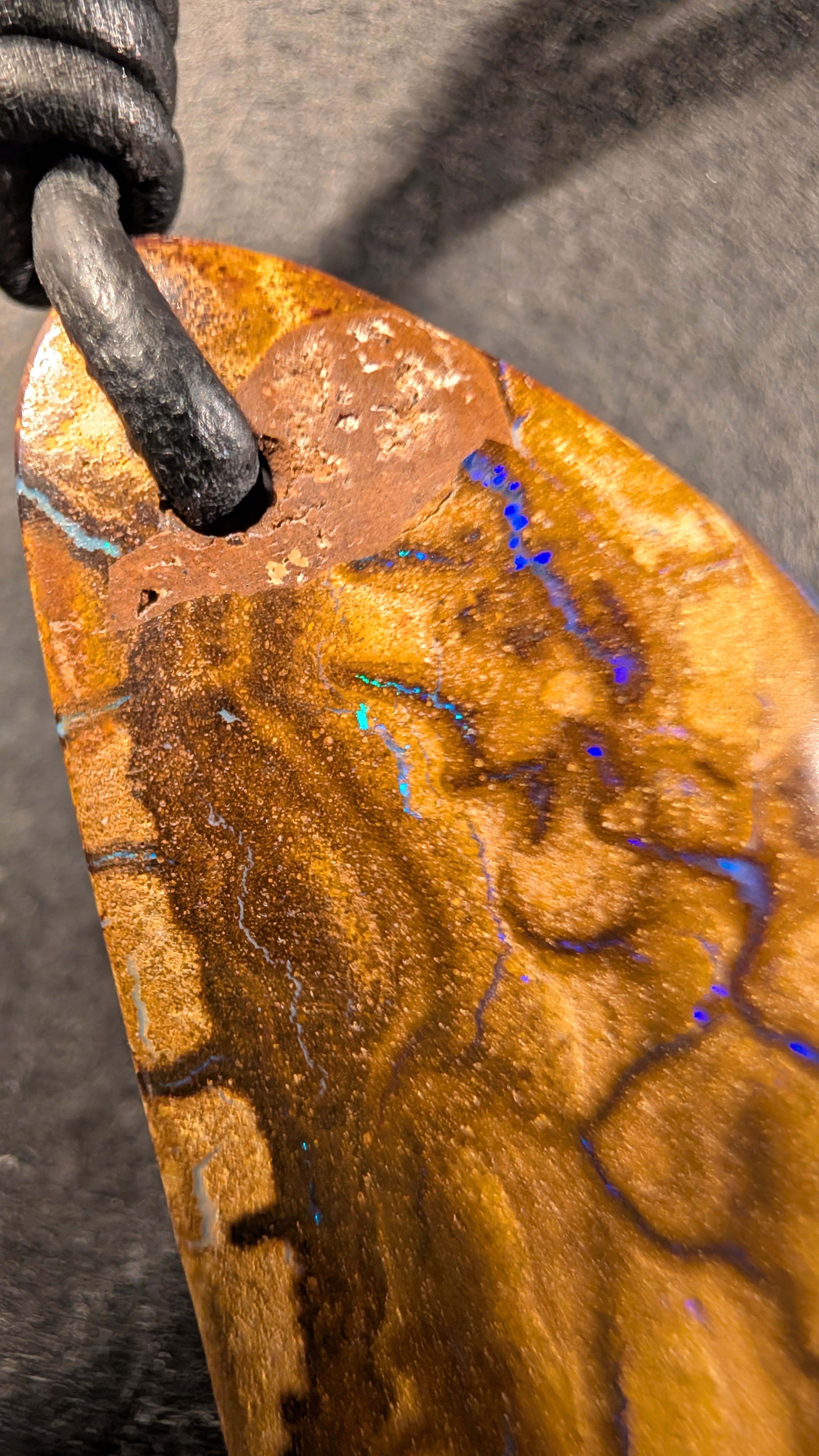 Boulder Opal - Kette - 34,2 Carat