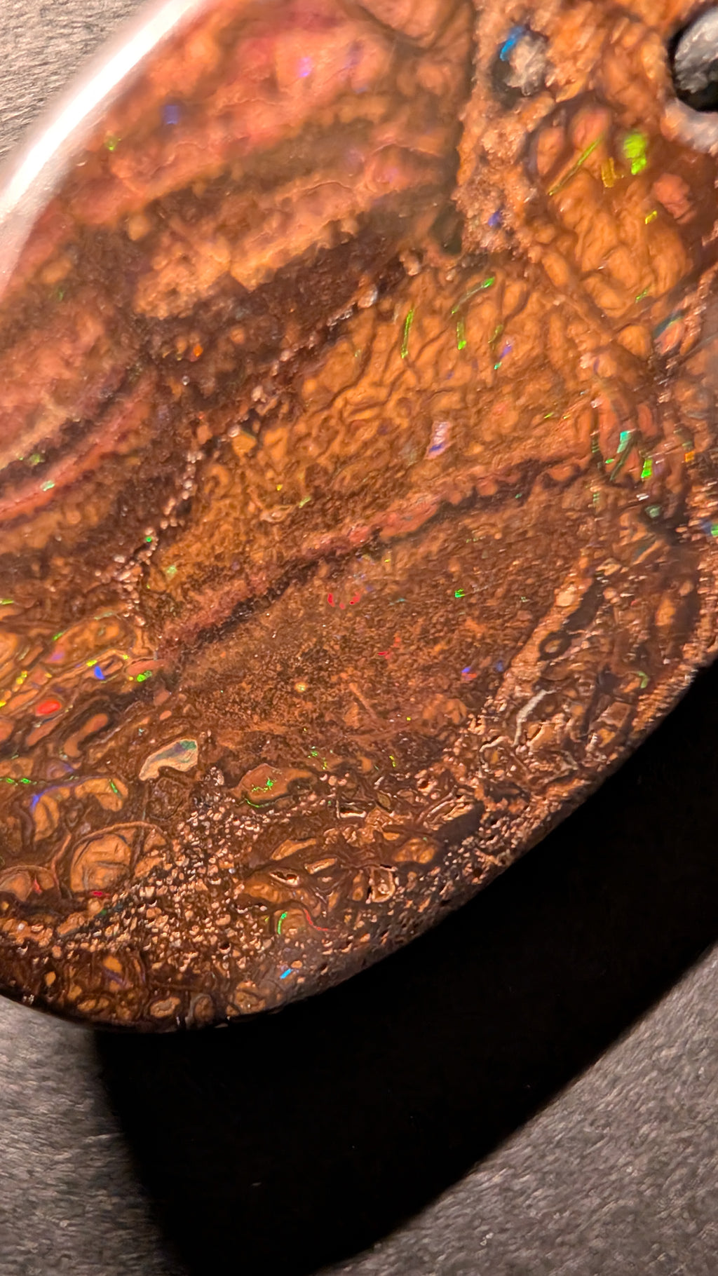 Boulder Opal - Kette - 61,9 Carat