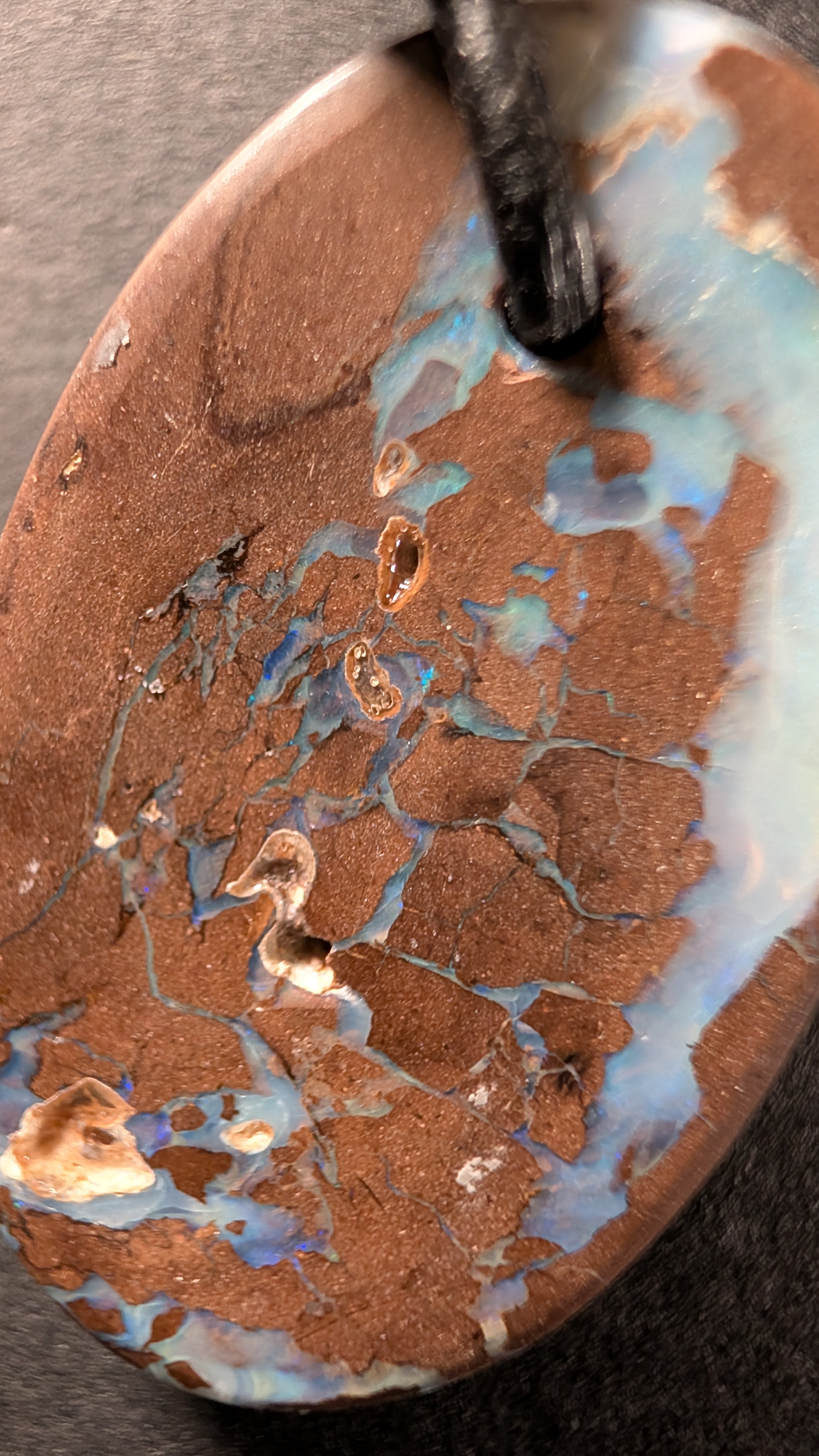 Boulder Opal - Kette - 34,8 Carat