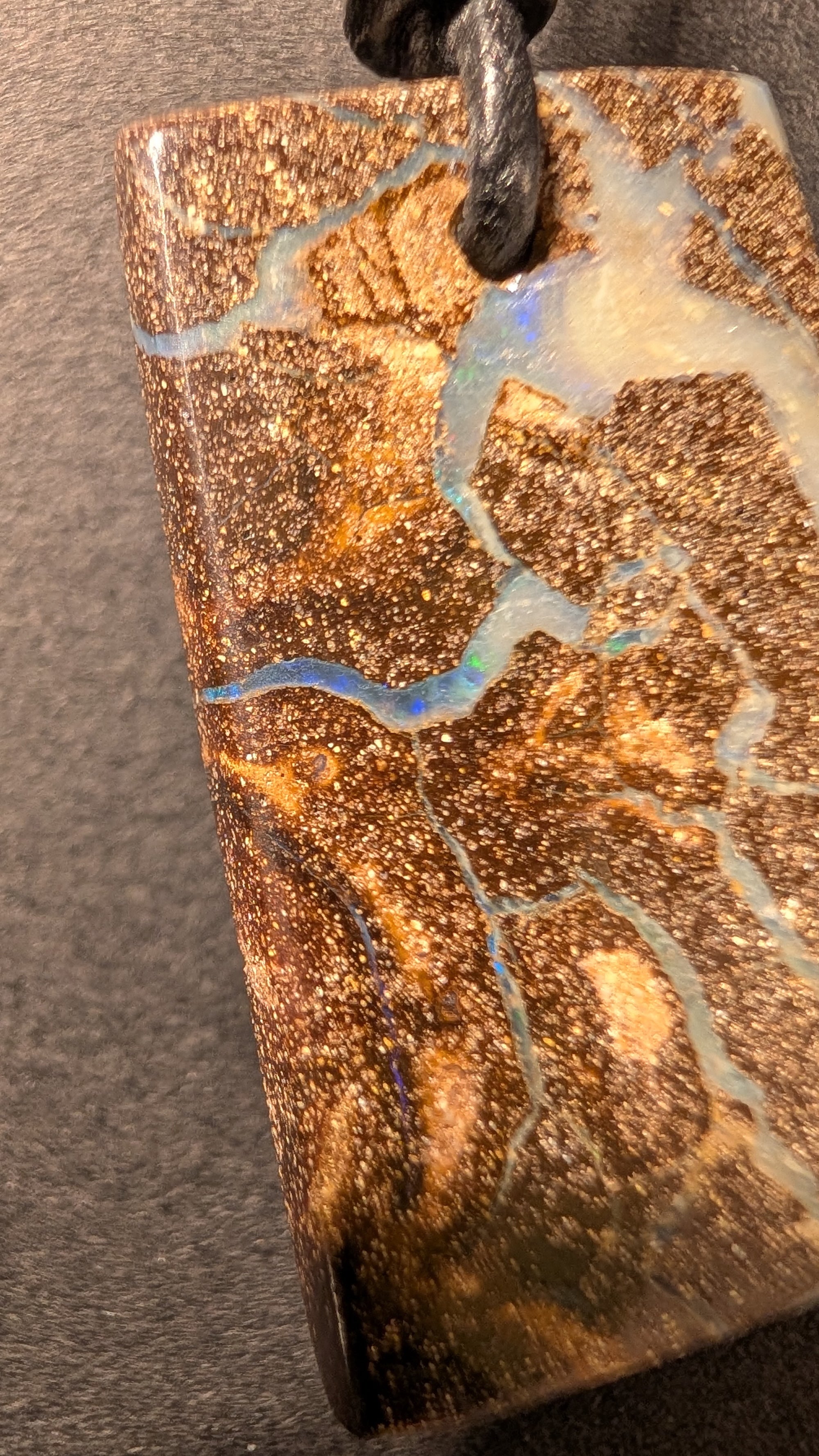 Boulder Opal - Kette - 41,5 Carat