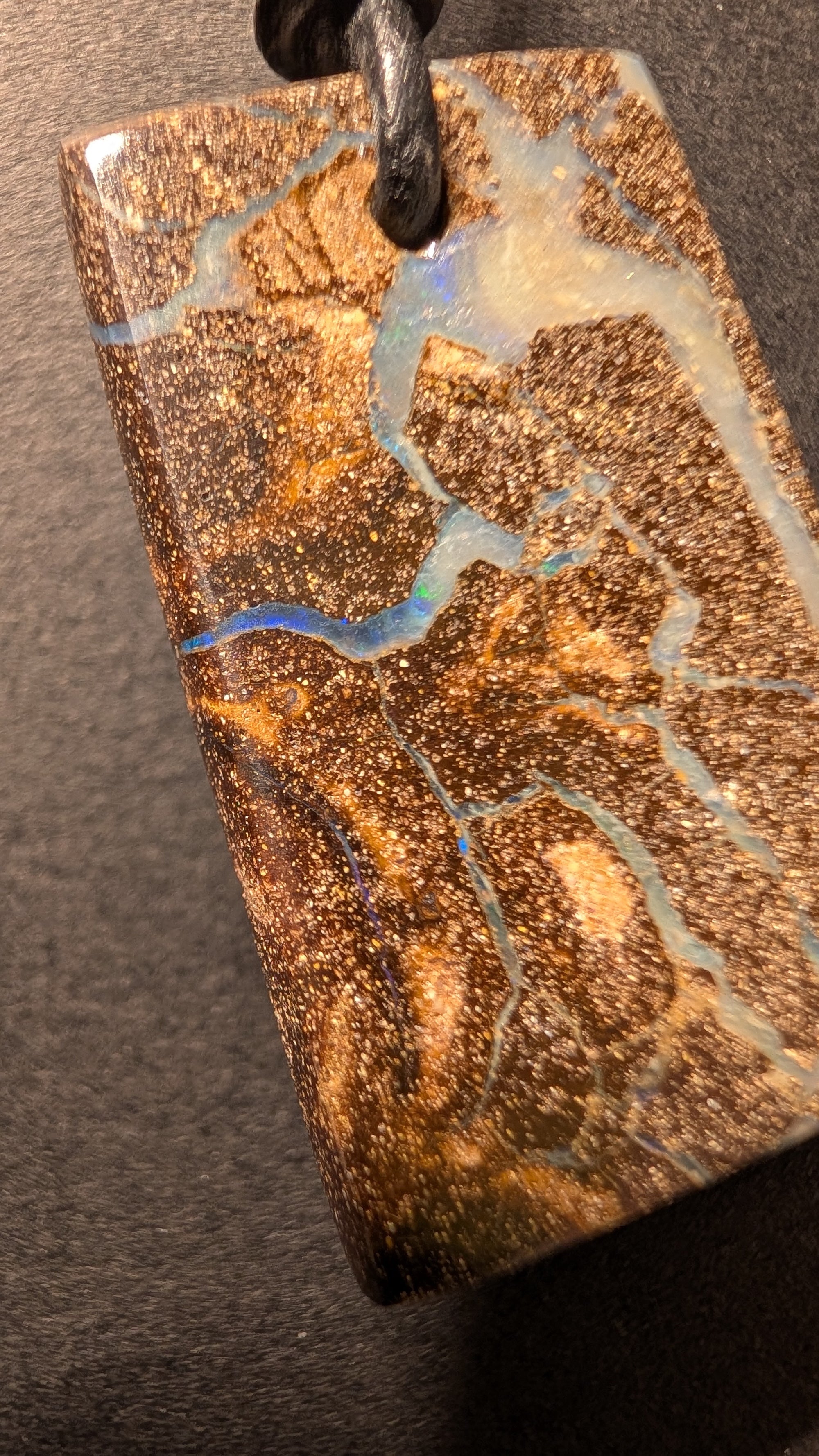 Boulder Opal - Kette - 41,5 Carat