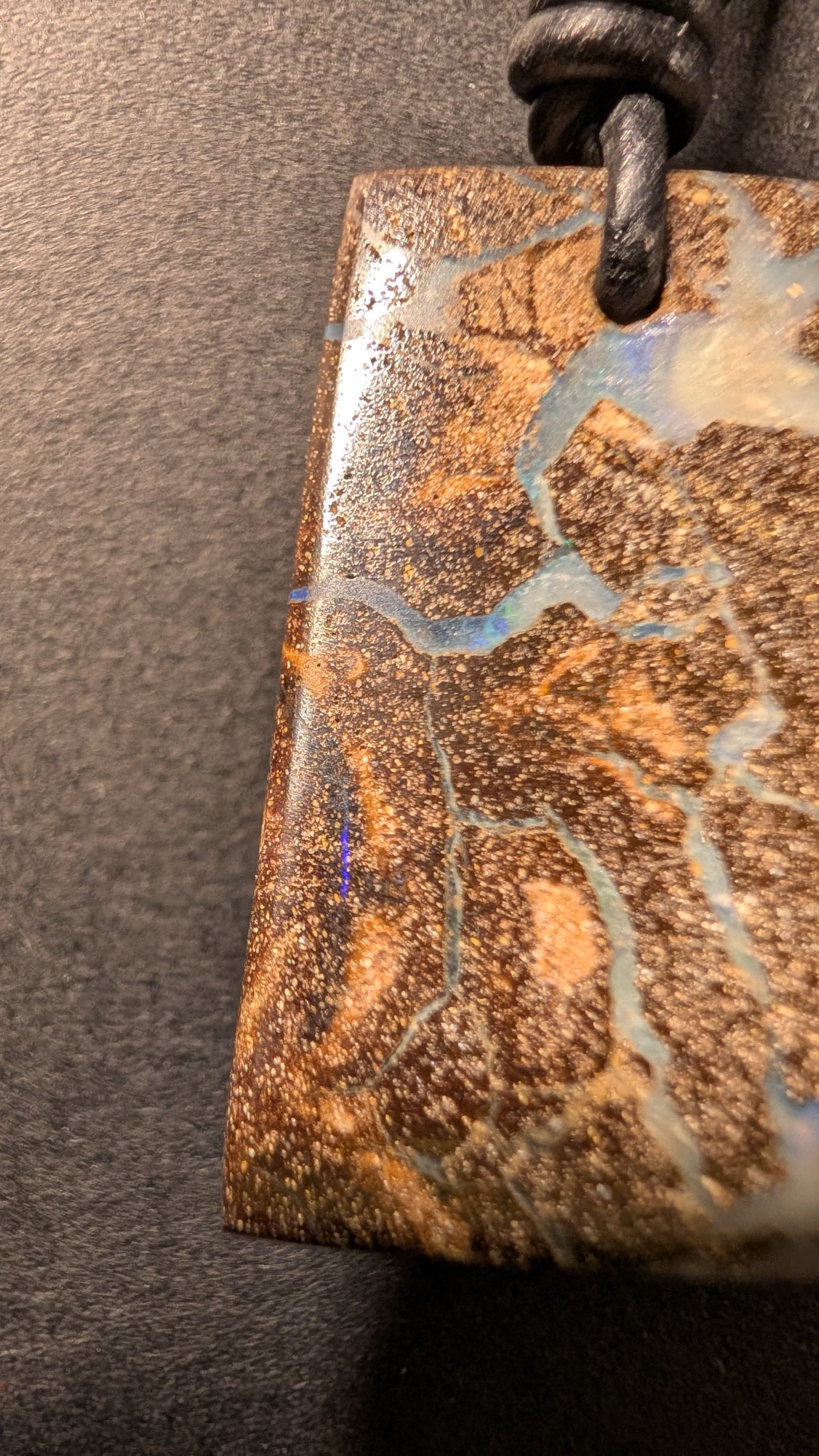Boulder Opal - Kette - 41,5 Carat