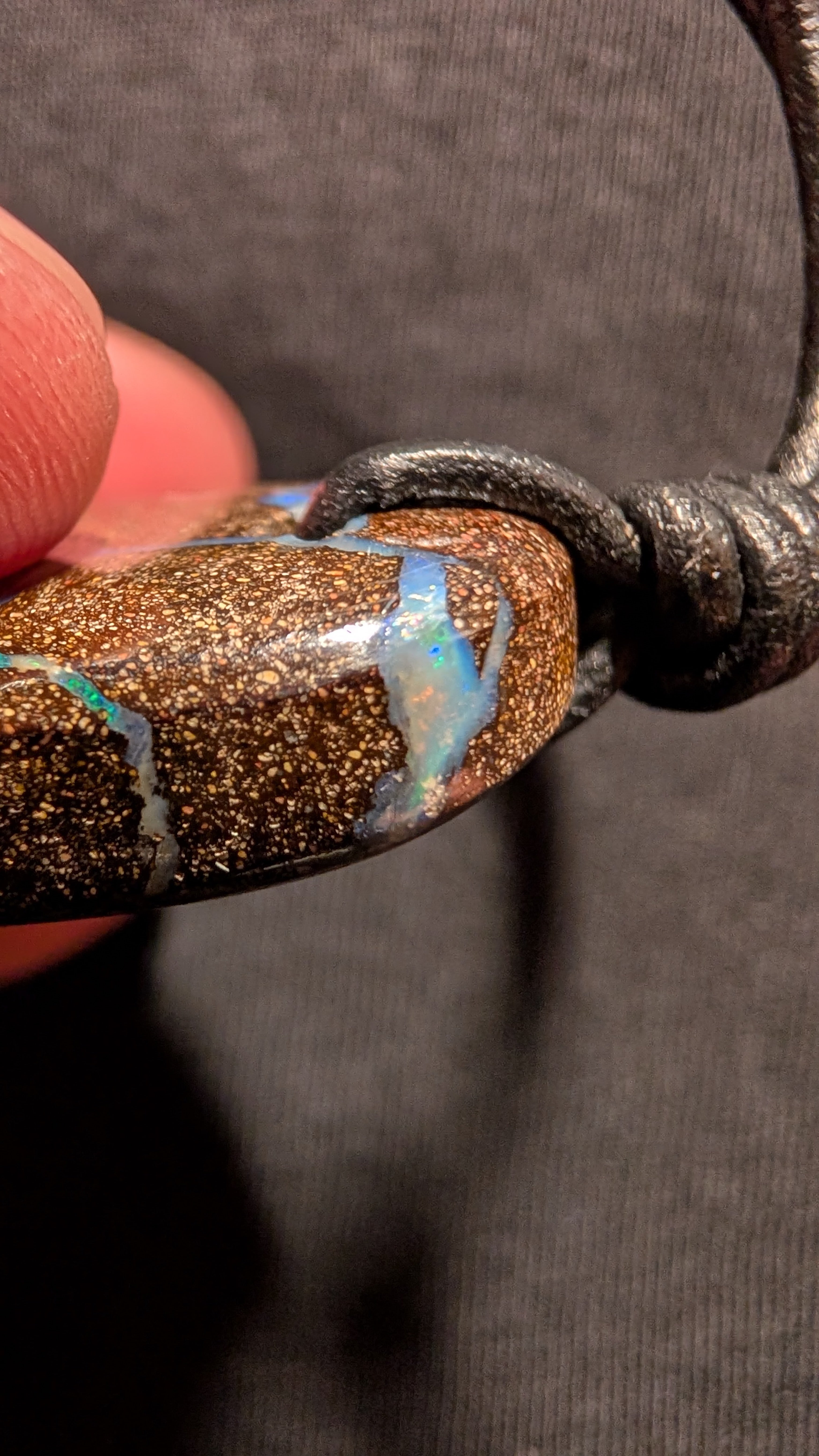 Boulder Opal - Kette - 56 Carat
