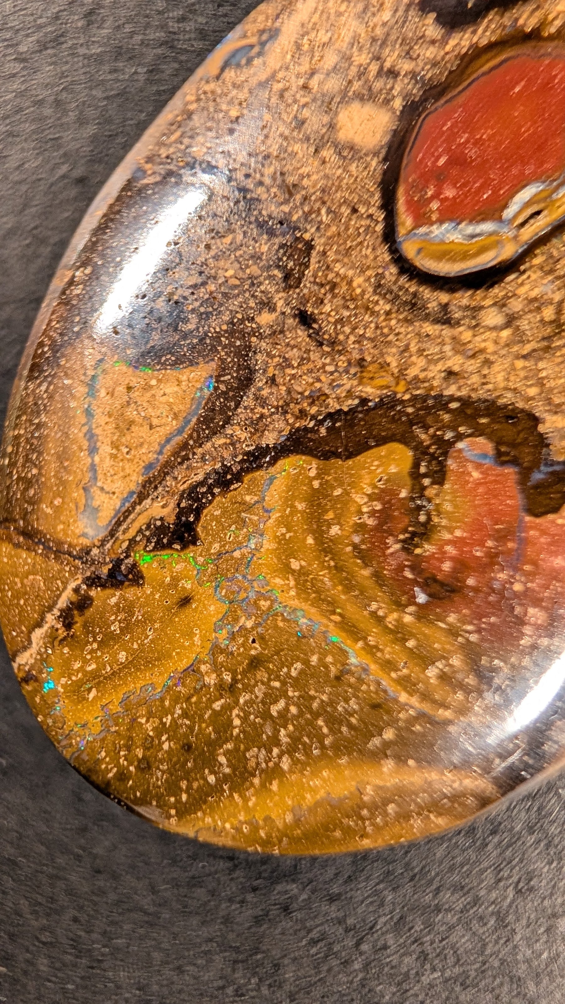 Boulder Opal - Kette - 48,6 Carat