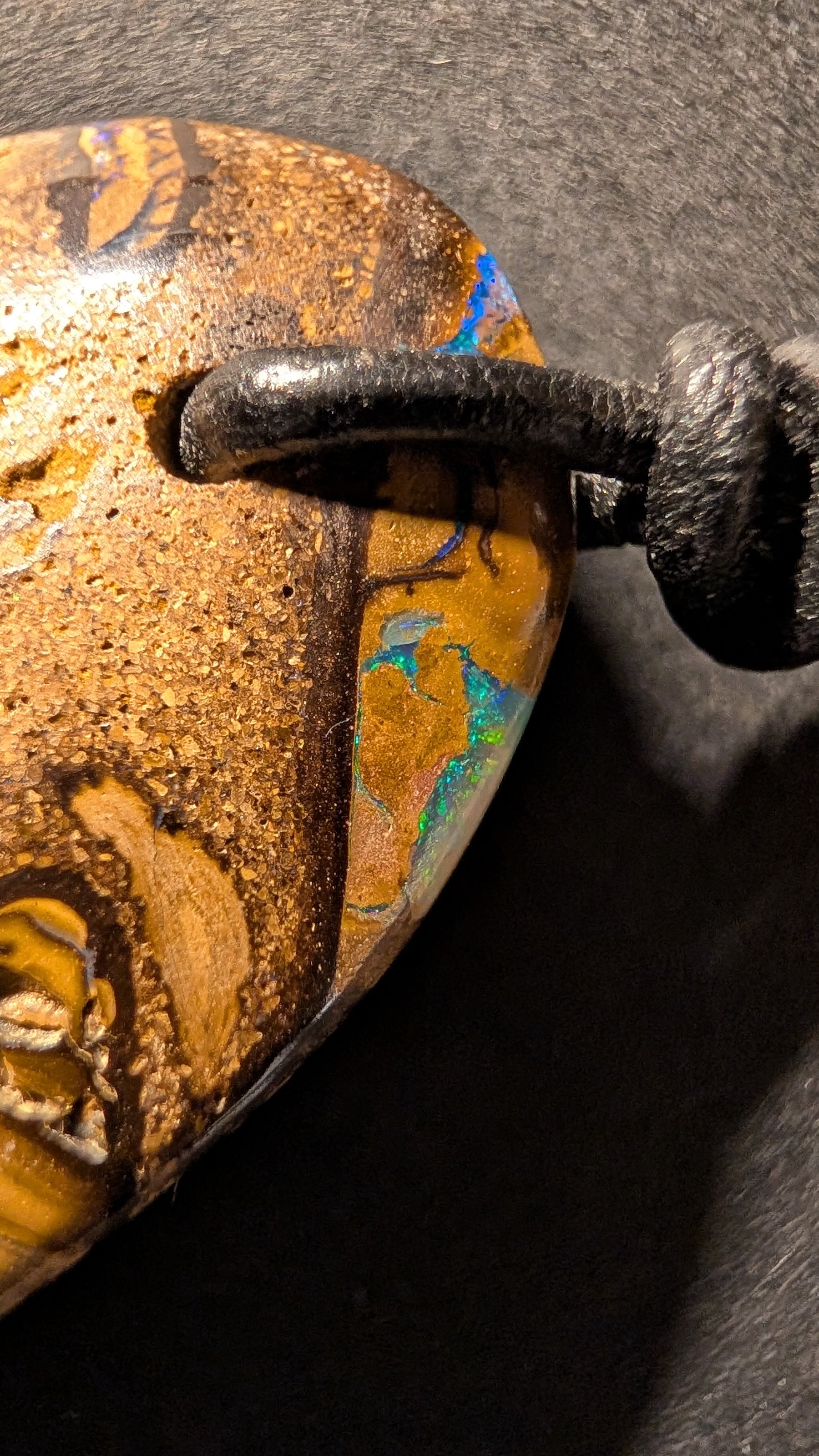 Boulder Opal - Kette - 48,6 Carat