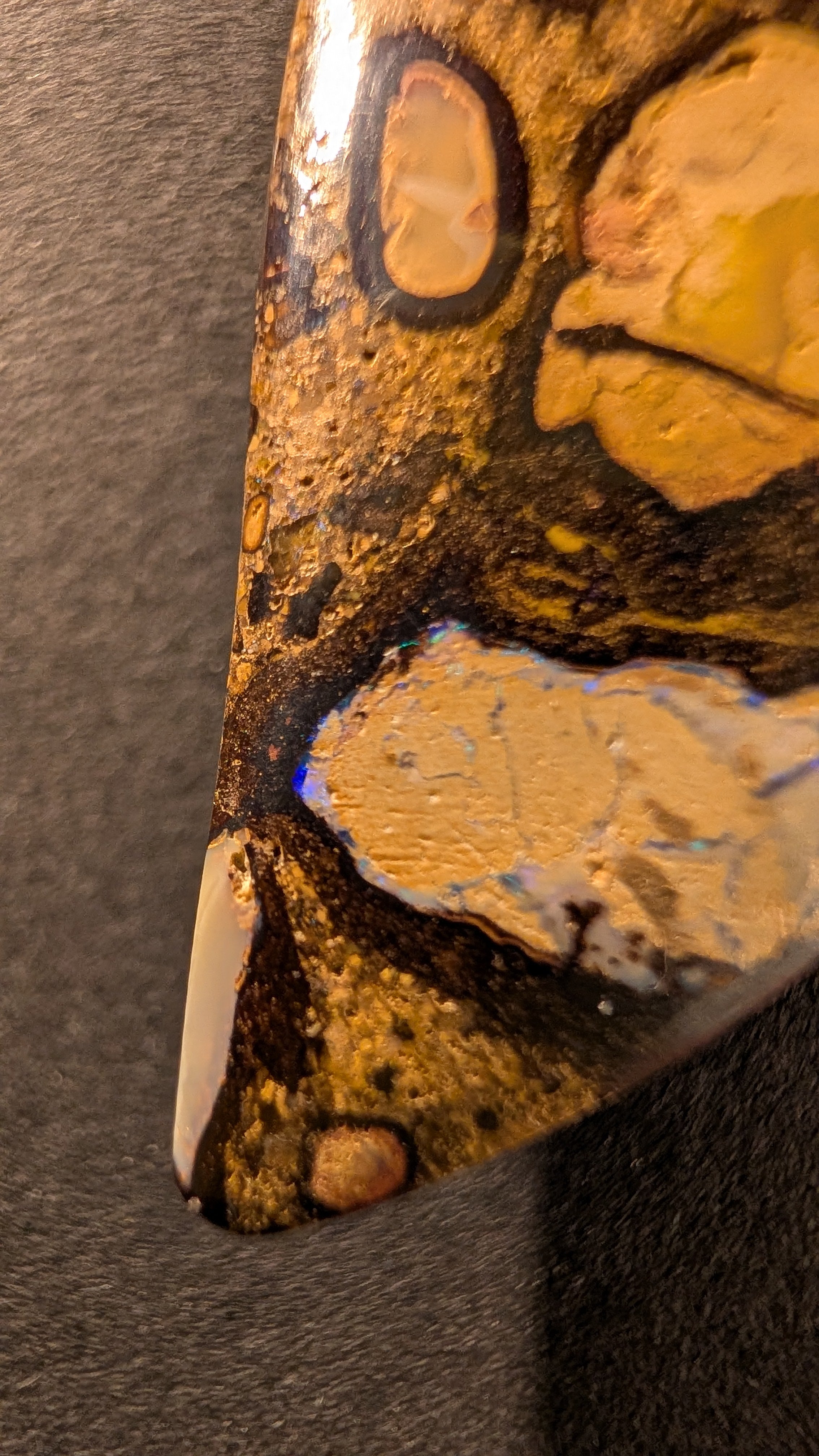 Boulder Opal - Kette - 38,7 Carat