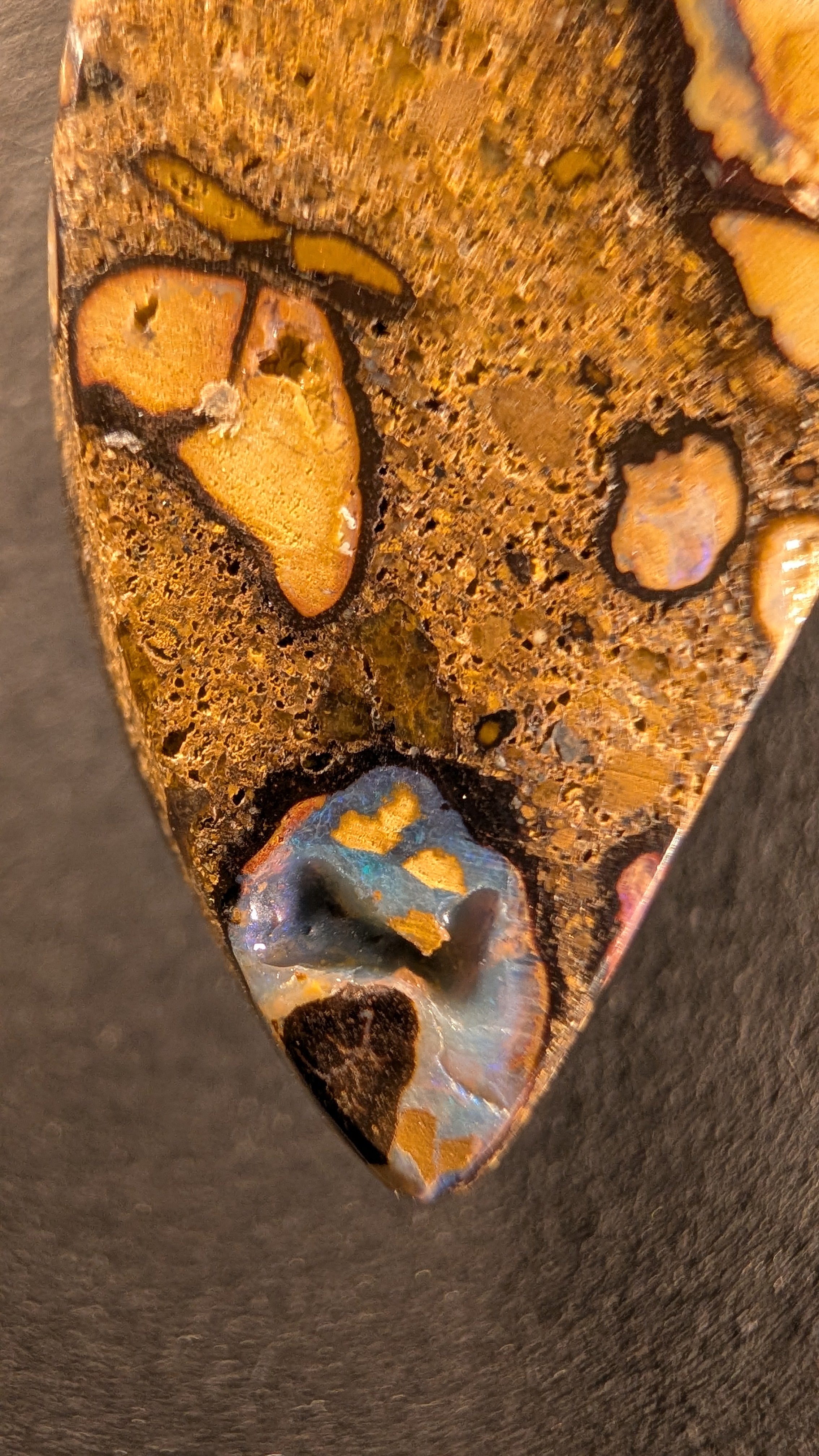 Boulder Opal - Kette - 38,7 Carat