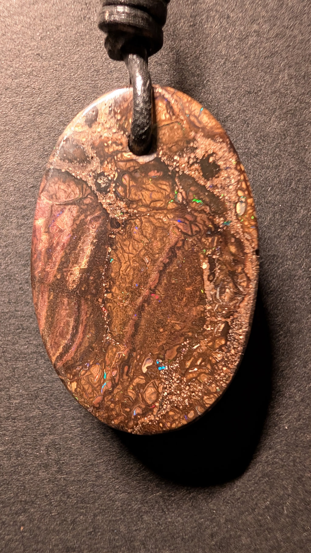 Boulder Opal - Kette - 61,9 Carat