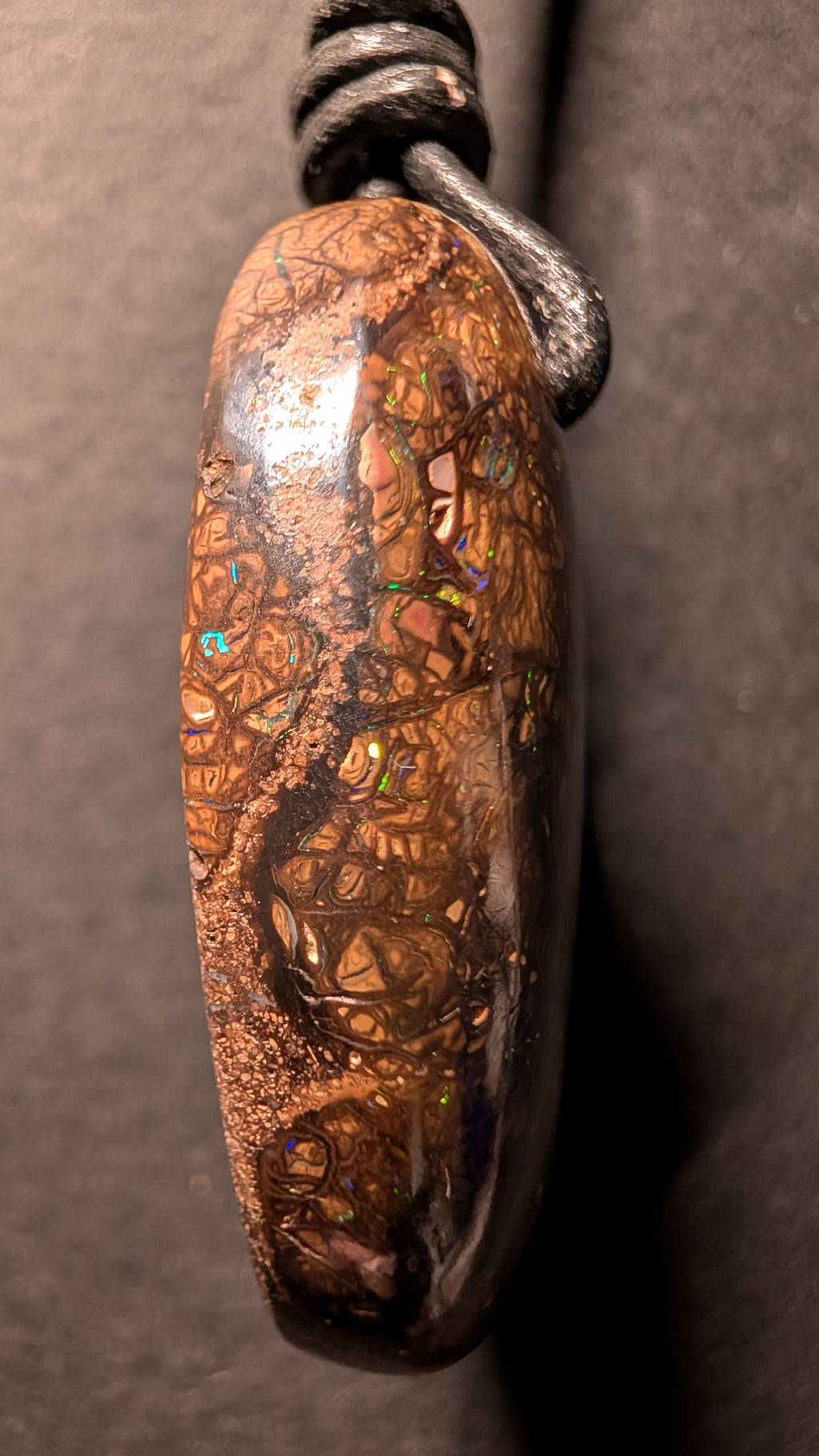 Boulder Opal - Kette - 61,9 Carat