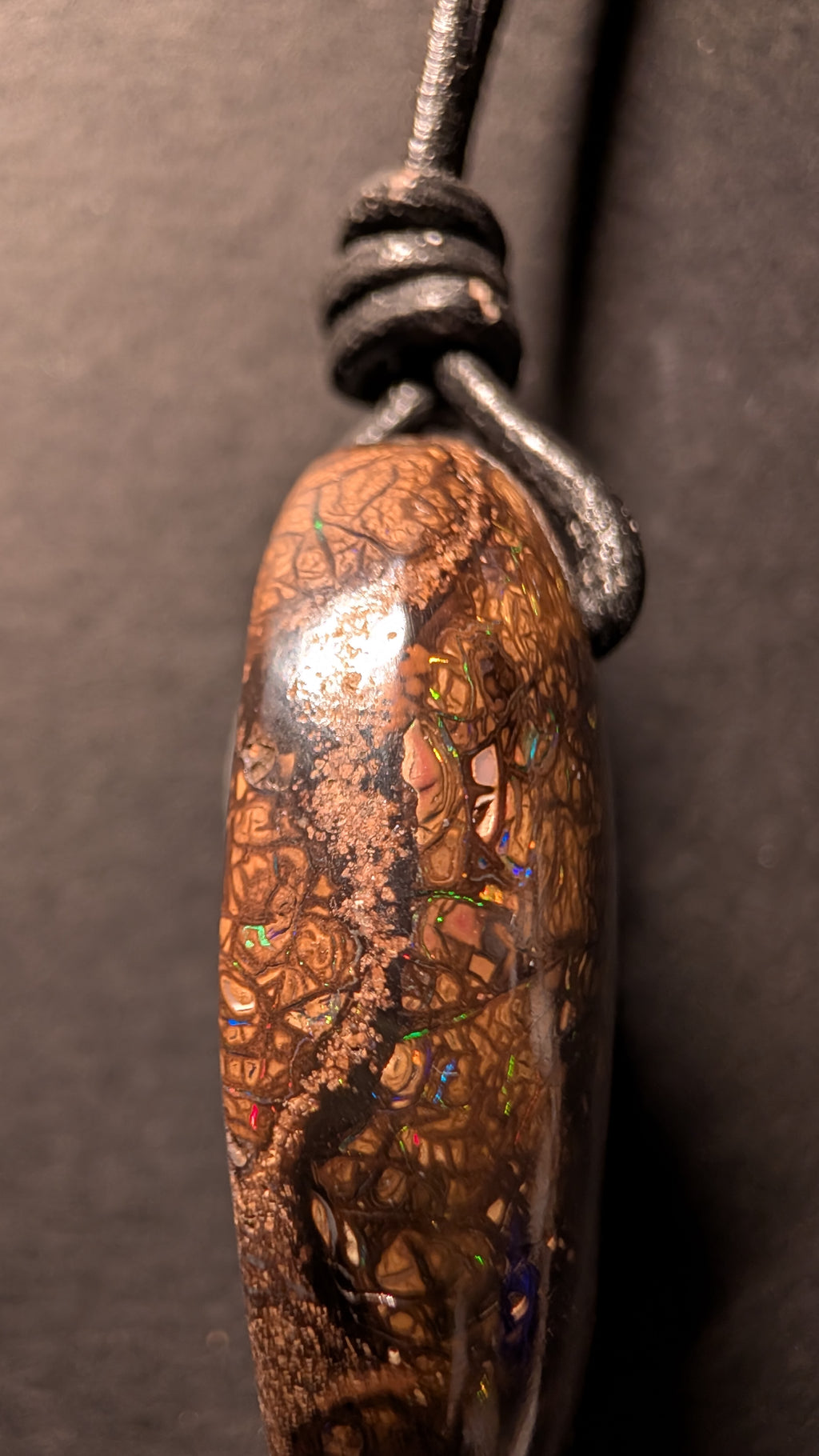 Boulder Opal - Kette - 61,9 Carat