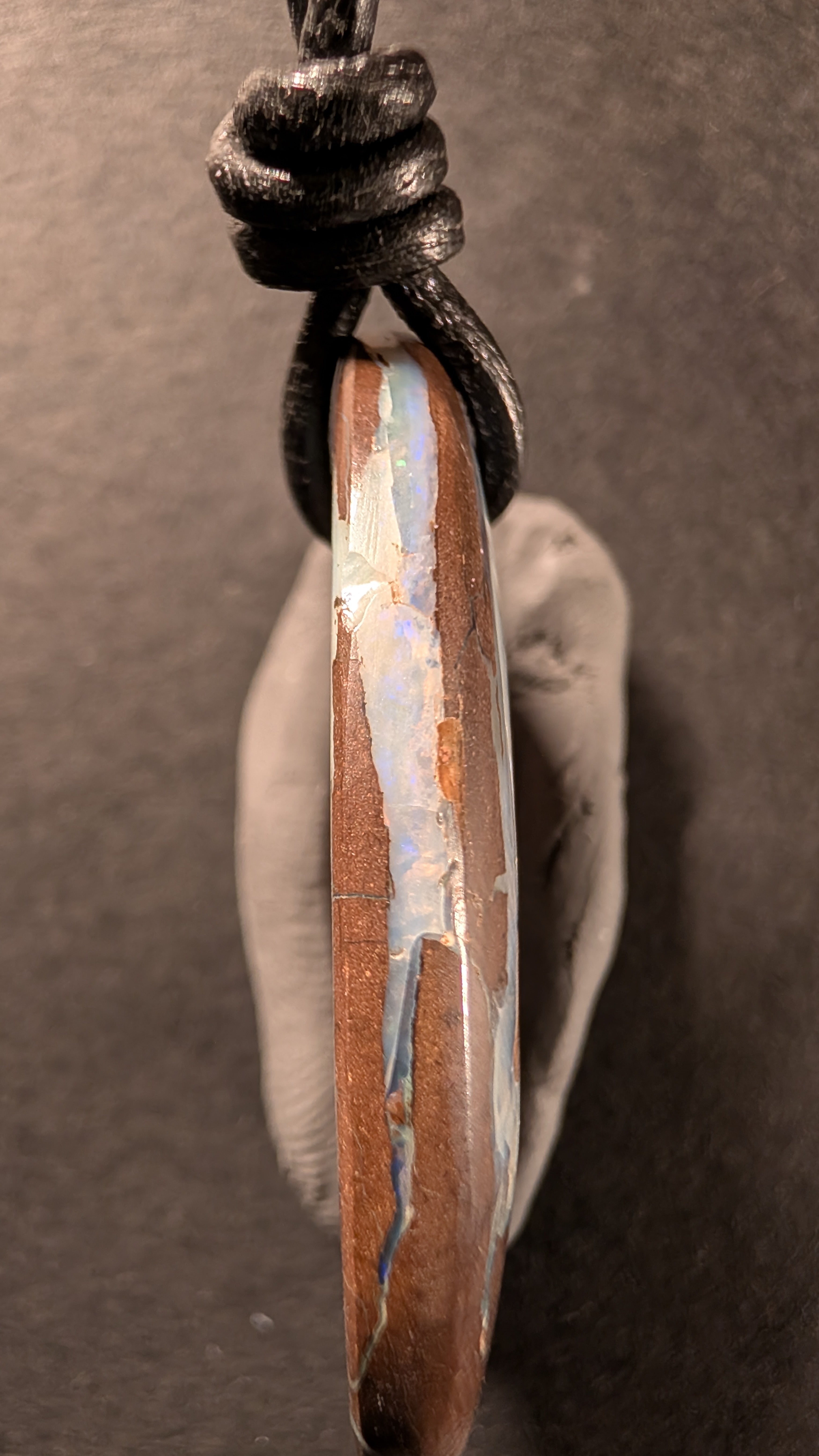 Boulder Opal - Kette - 34,8 Carat