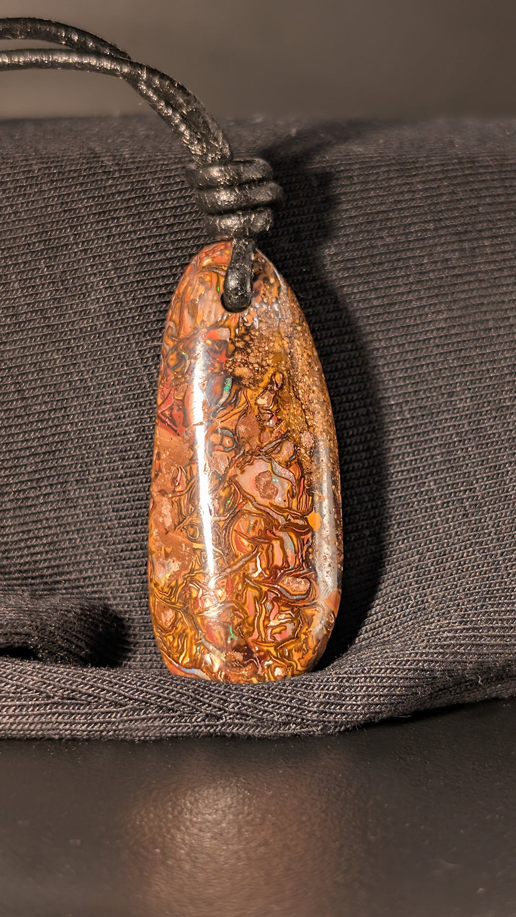 Boulder Opal - Kette - 36 Carat