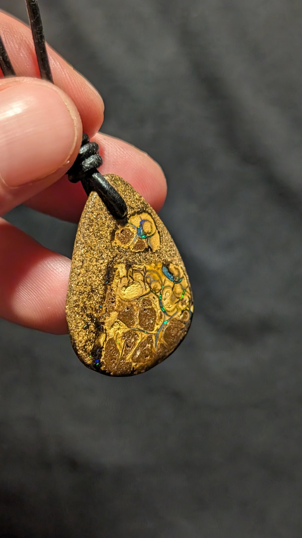 Boulder Opal - Kette - 26,8 Carat