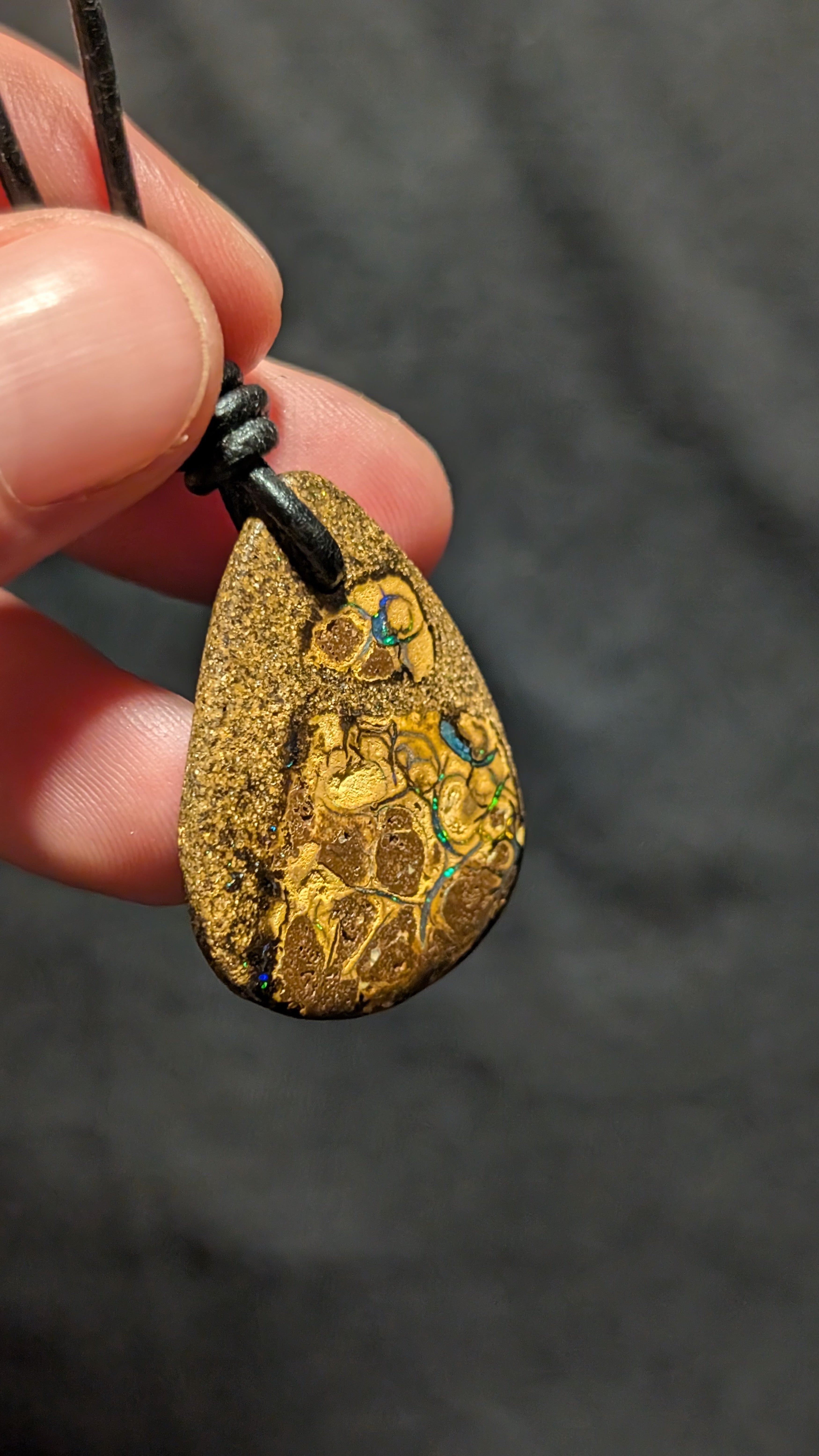 Boulder Opal - Kette - 26,8 Carat
