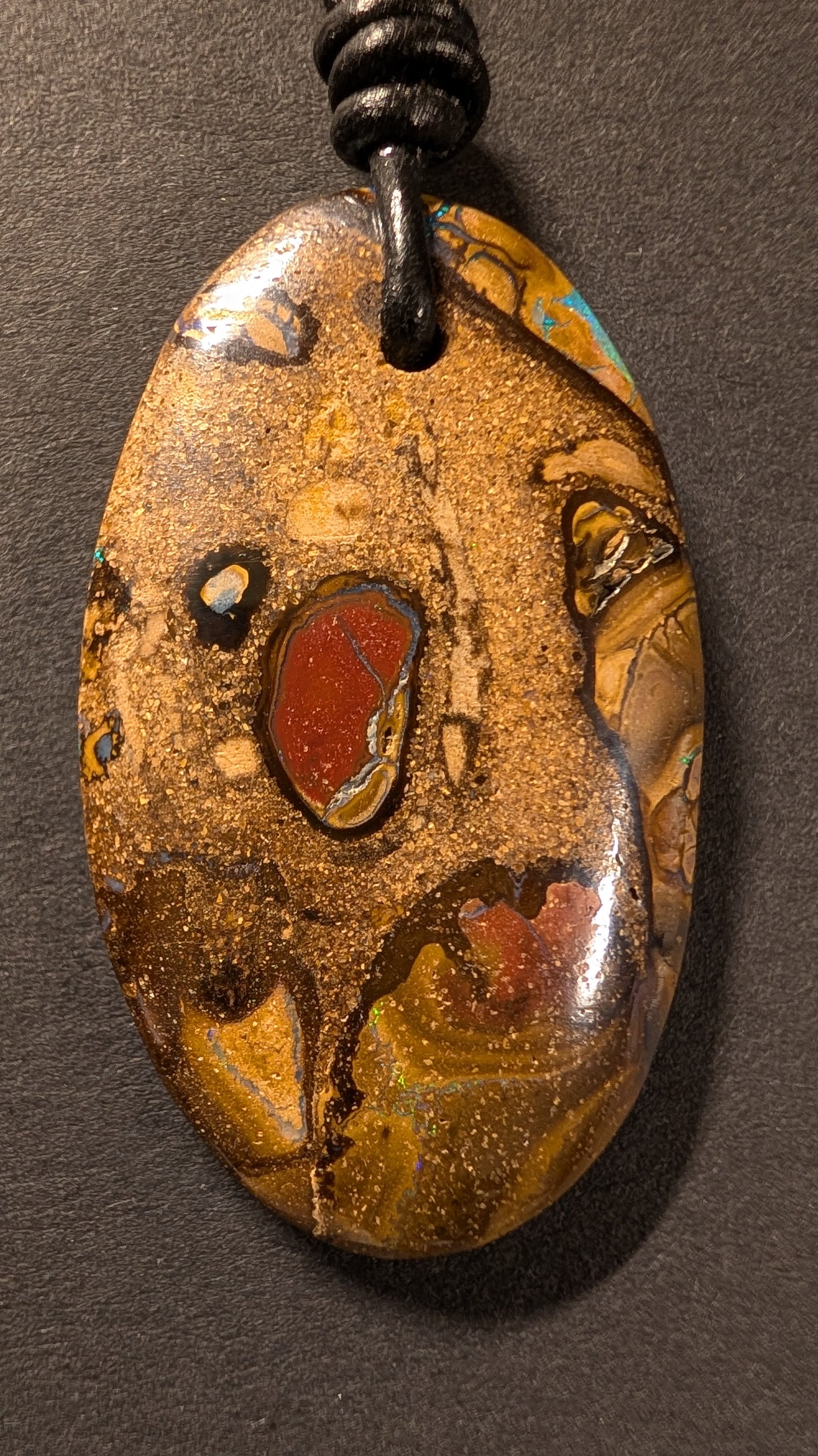 Boulder Opal - Kette - 48,6 Carat