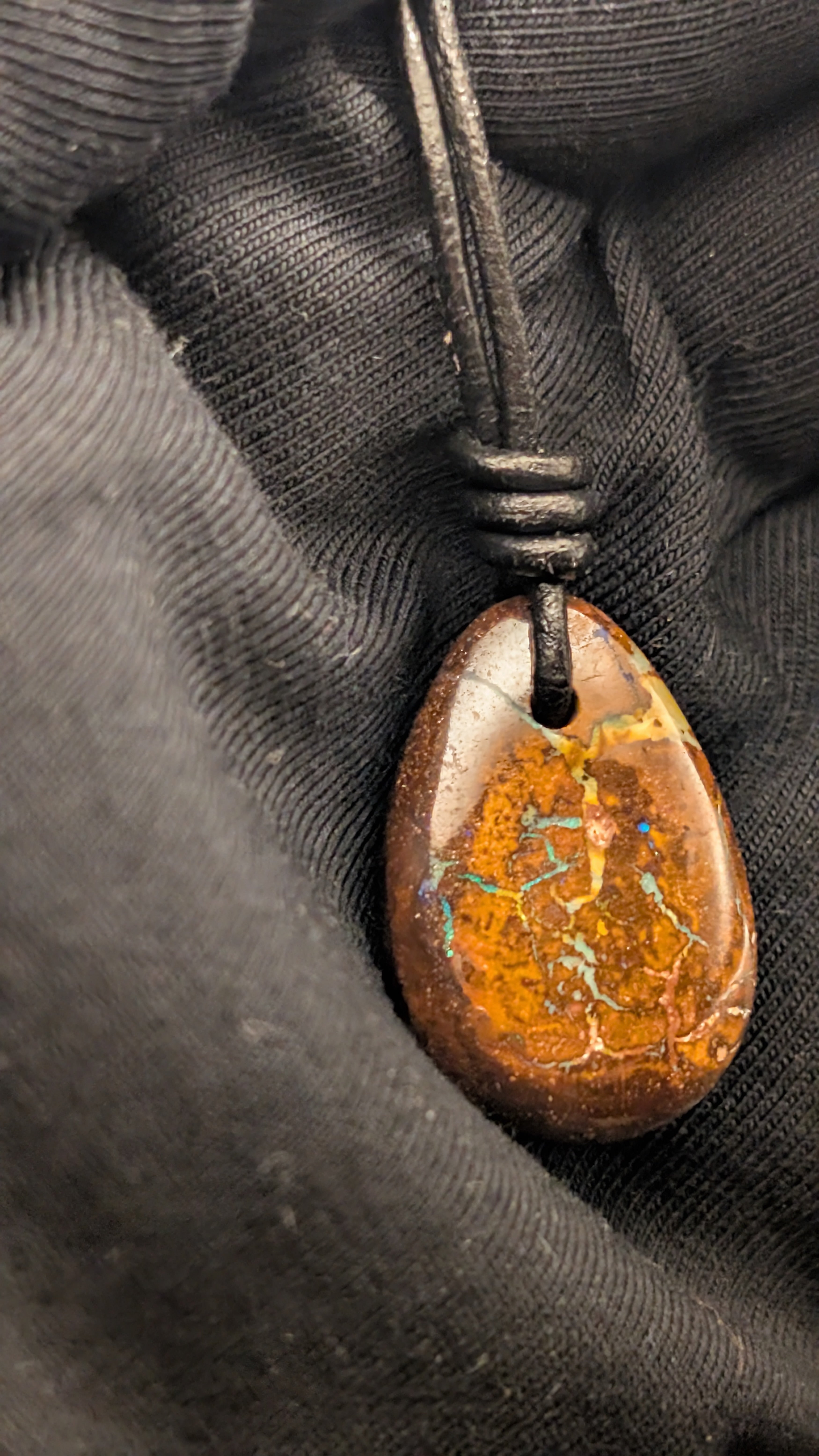 Boulder Opal - Kette - 36 Carat